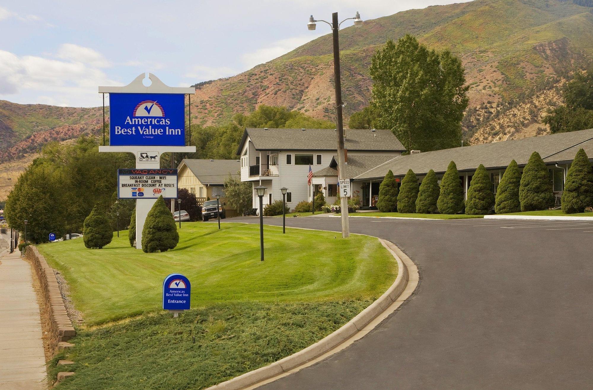 Hanging Lake Inn Glenwood Springs Exterior photo